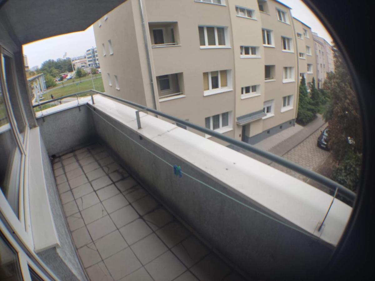 3030 Jana Spychalskiego 32 - Tanie Pokoje W Apartamencie - Samodzielne Zameldowanie - Self Check In Poznań Kültér fotó