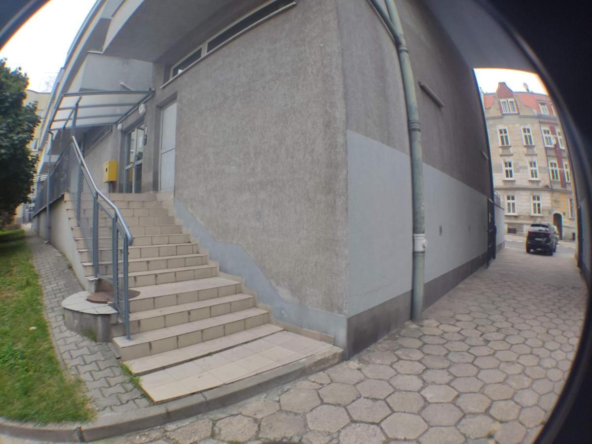 3030 Jana Spychalskiego 32 - Tanie Pokoje W Apartamencie - Samodzielne Zameldowanie - Self Check In Poznań Kültér fotó