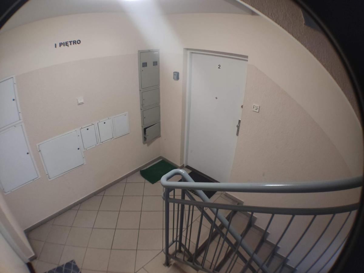 3030 Jana Spychalskiego 32 - Tanie Pokoje W Apartamencie - Samodzielne Zameldowanie - Self Check In Poznań Kültér fotó