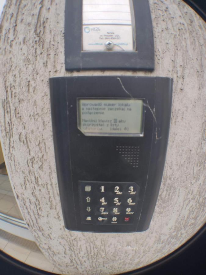 3030 Jana Spychalskiego 32 - Tanie Pokoje W Apartamencie - Samodzielne Zameldowanie - Self Check In Poznań Kültér fotó
