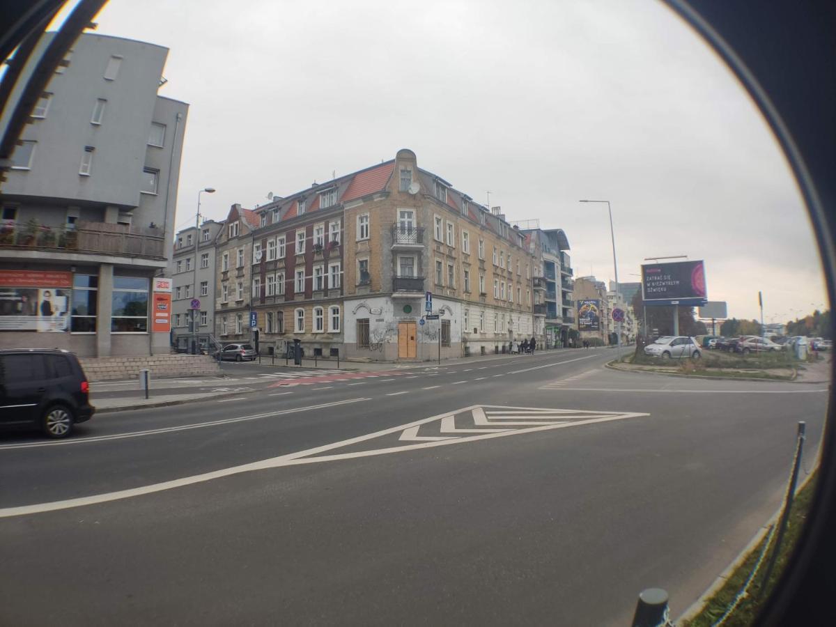 3030 Jana Spychalskiego 32 - Tanie Pokoje W Apartamencie - Samodzielne Zameldowanie - Self Check In Poznań Kültér fotó
