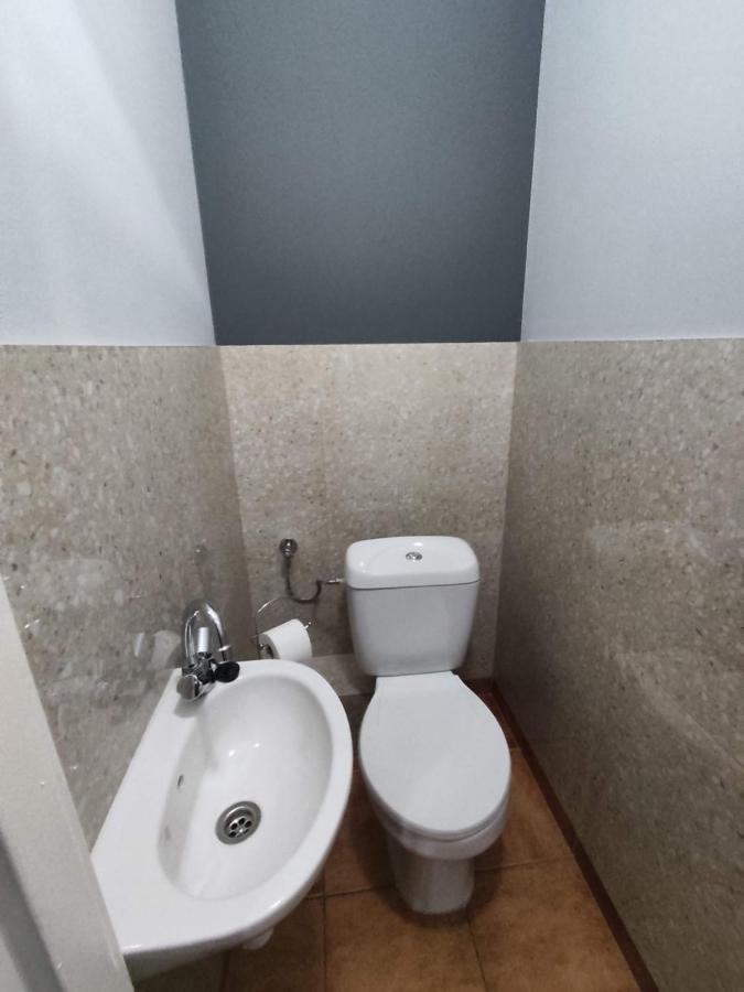 3030 Jana Spychalskiego 32 - Tanie Pokoje W Apartamencie - Samodzielne Zameldowanie - Self Check In Poznań Kültér fotó
