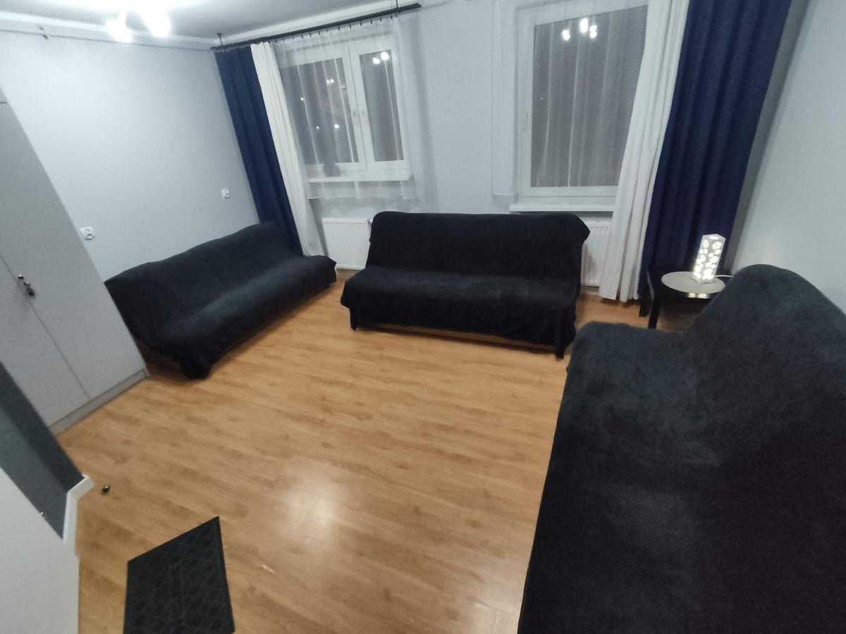 3030 Jana Spychalskiego 32 - Tanie Pokoje W Apartamencie - Samodzielne Zameldowanie - Self Check In Poznań Kültér fotó