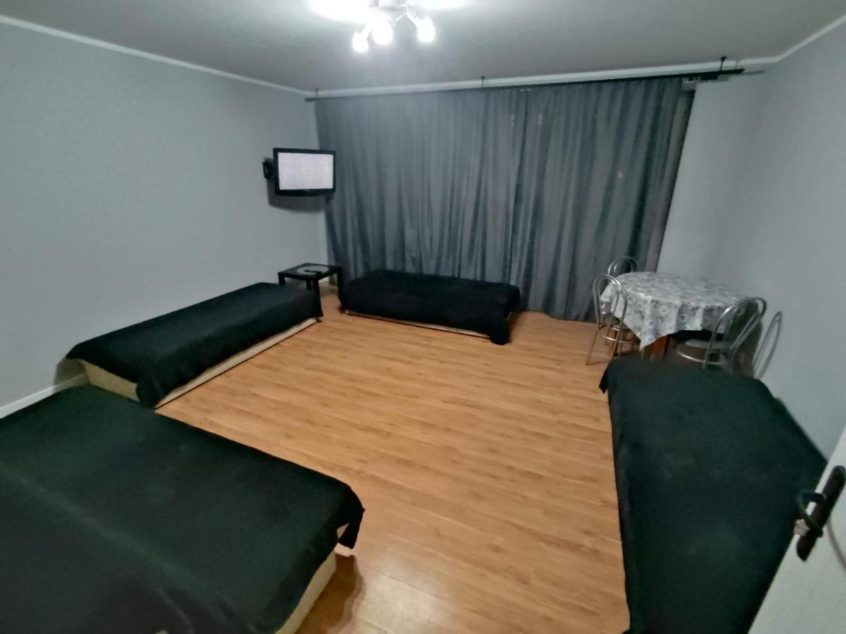 3030 Jana Spychalskiego 32 - Tanie Pokoje W Apartamencie - Samodzielne Zameldowanie - Self Check In Poznań Kültér fotó