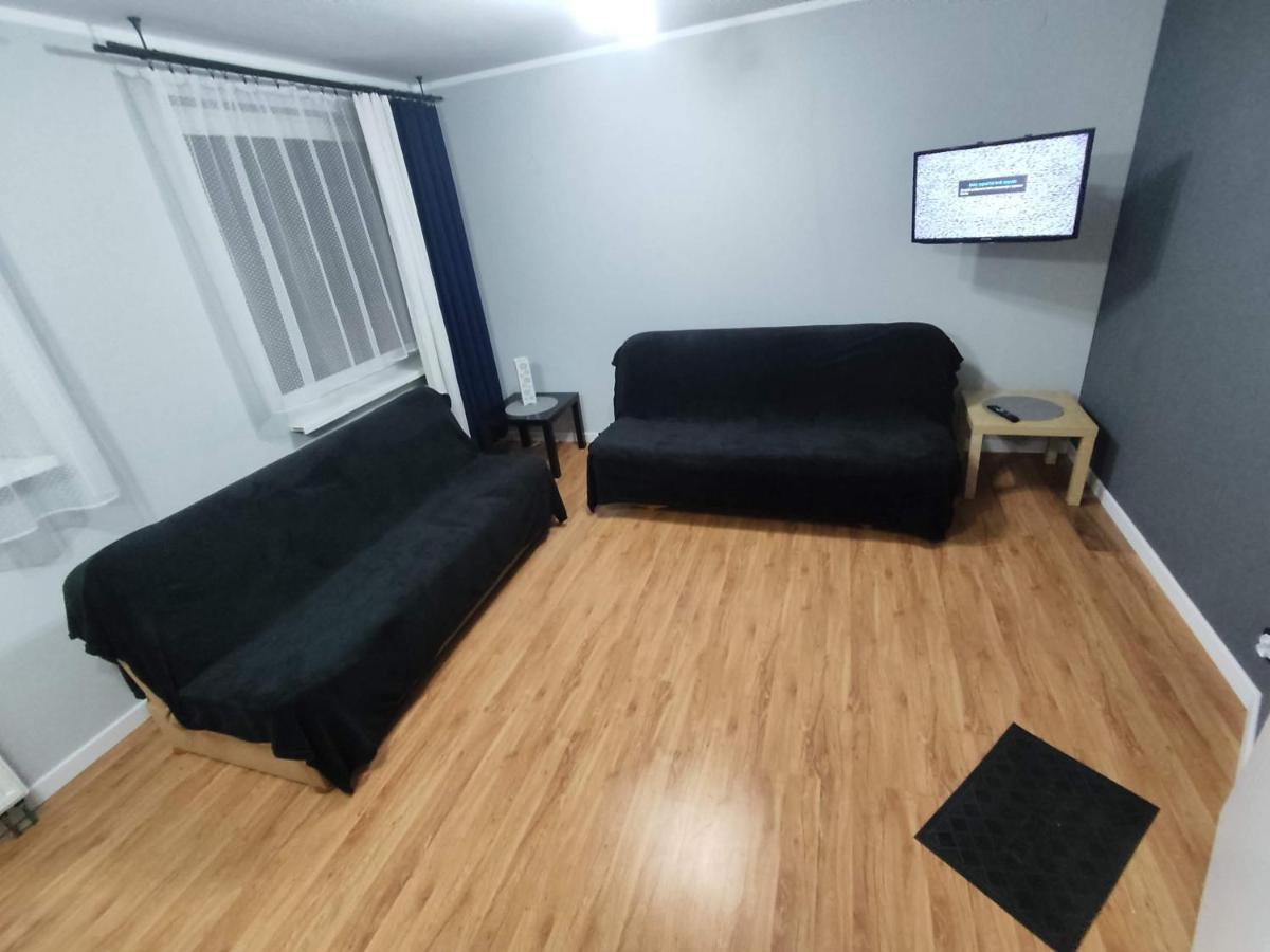 3030 Jana Spychalskiego 32 - Tanie Pokoje W Apartamencie - Samodzielne Zameldowanie - Self Check In Poznań Kültér fotó