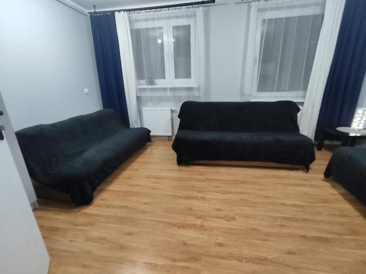 3030 Jana Spychalskiego 32 - Tanie Pokoje W Apartamencie - Samodzielne Zameldowanie - Self Check In Poznań Kültér fotó