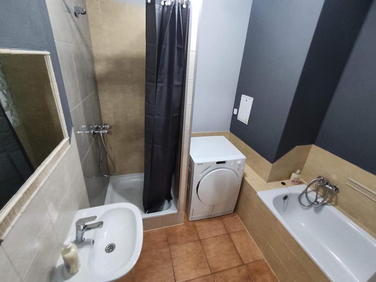 3030 Jana Spychalskiego 32 - Tanie Pokoje W Apartamencie - Samodzielne Zameldowanie - Self Check In Poznań Kültér fotó