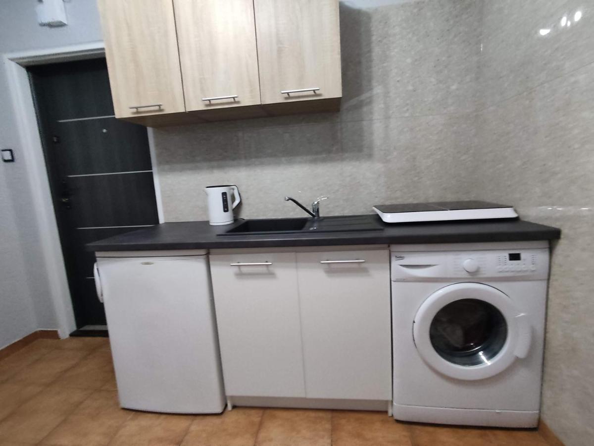 3030 Jana Spychalskiego 32 - Tanie Pokoje W Apartamencie - Samodzielne Zameldowanie - Self Check In Poznań Kültér fotó