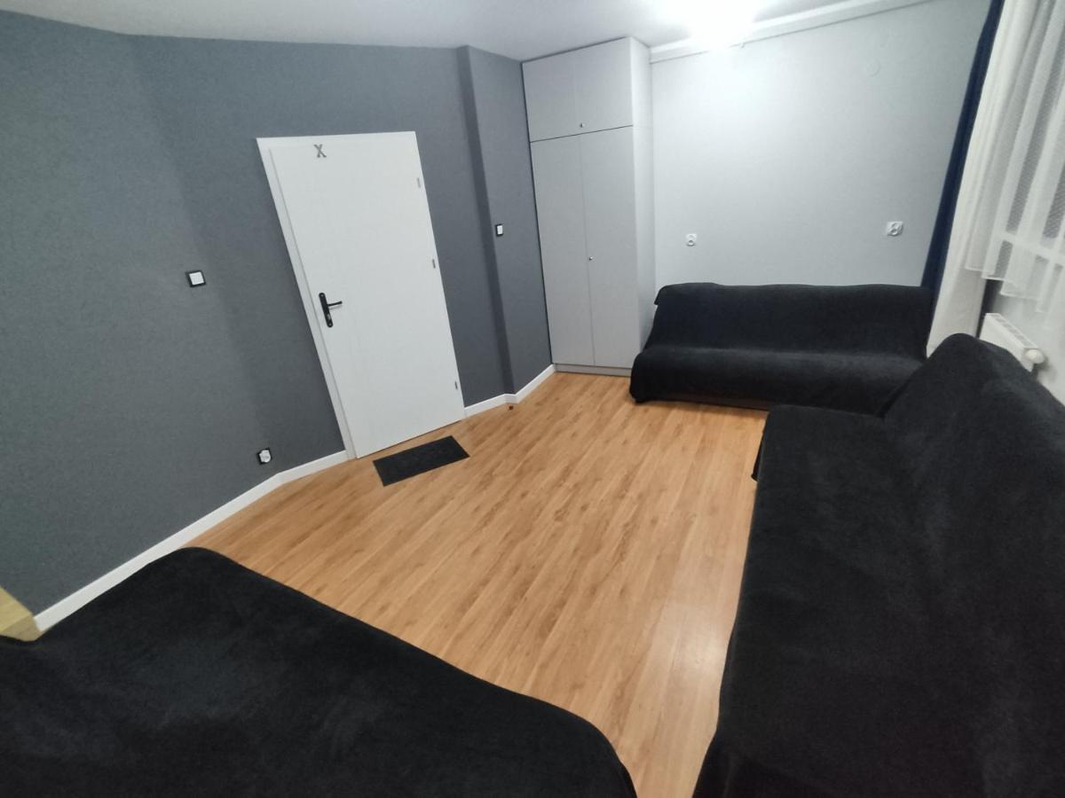 3030 Jana Spychalskiego 32 - Tanie Pokoje W Apartamencie - Samodzielne Zameldowanie - Self Check In Poznań Kültér fotó
