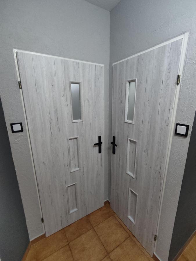 3030 Jana Spychalskiego 32 - Tanie Pokoje W Apartamencie - Samodzielne Zameldowanie - Self Check In Poznań Kültér fotó
